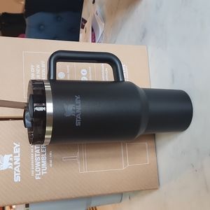 NWT Stanley 40oz Quencher H2.0 in Black!
